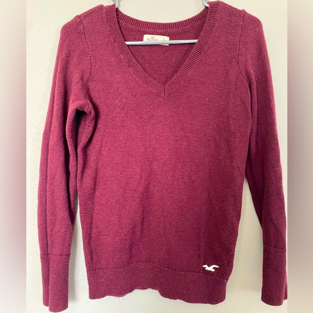 Hollister burgundy sweater, size S